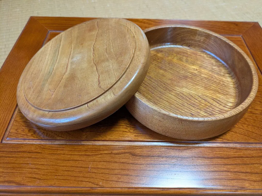Thumbnail of Round wood box