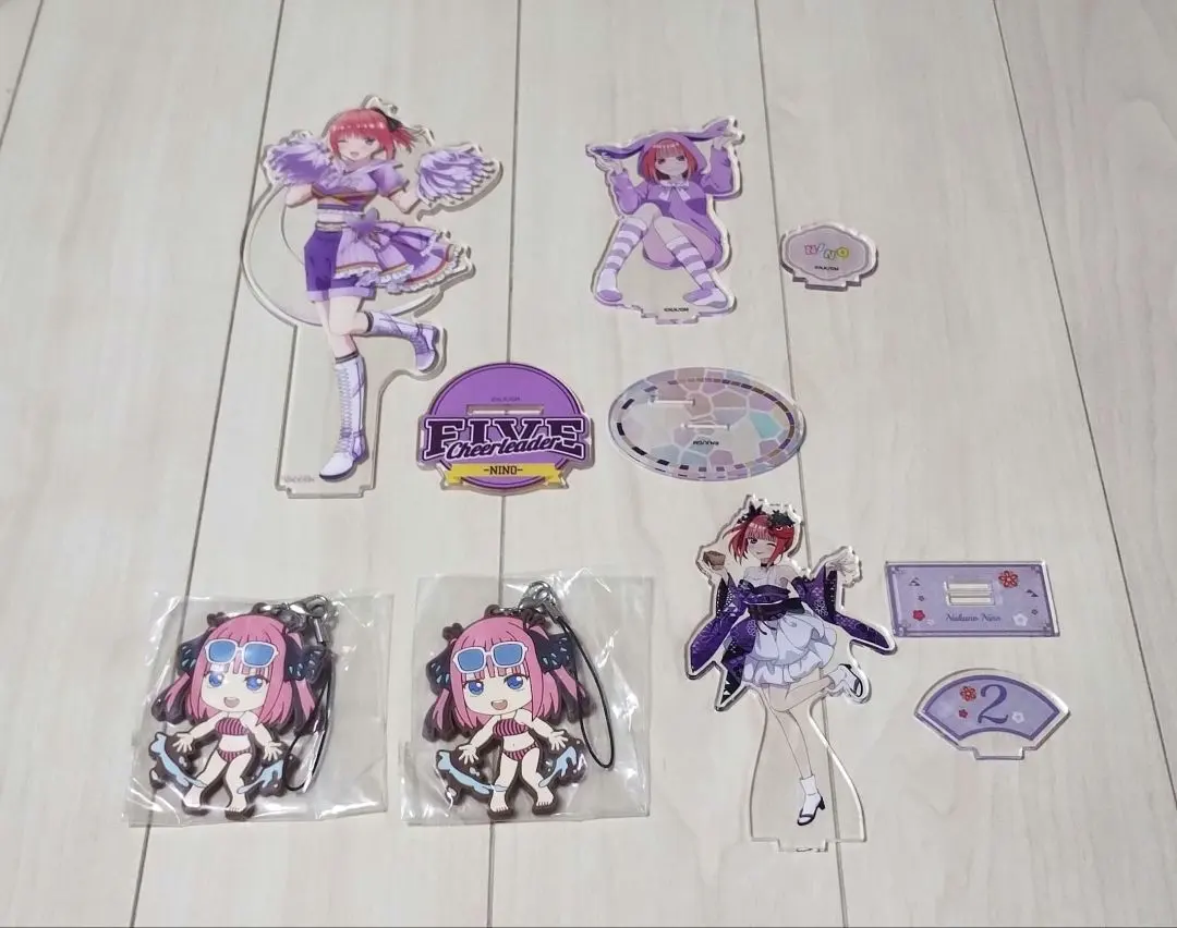 Thumbnail of The Quintessential Quintuplets Nino Nakano Acrylic Stand and Rubber Strap Set of 5