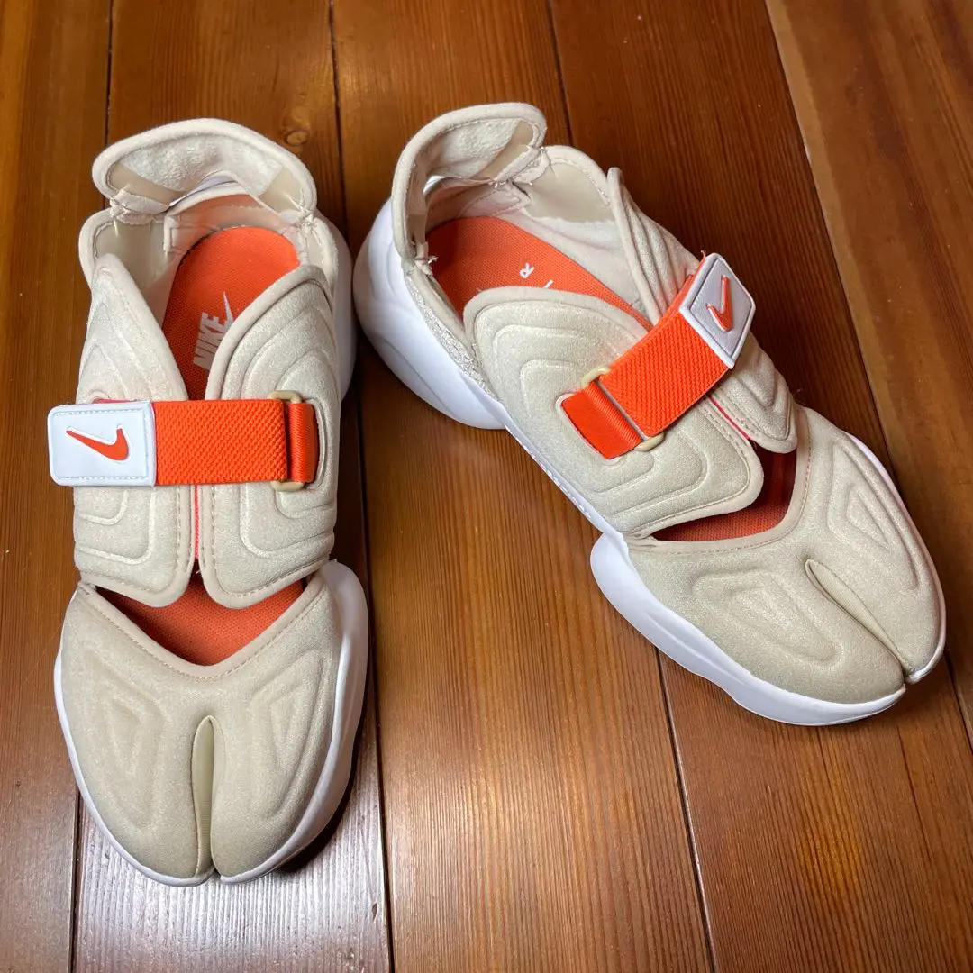 美品　NIKE ナイキ アクアリフト ラタン NIKE - 8/31までの出品【完売カラー】NIKE ナイキ アクアリフト