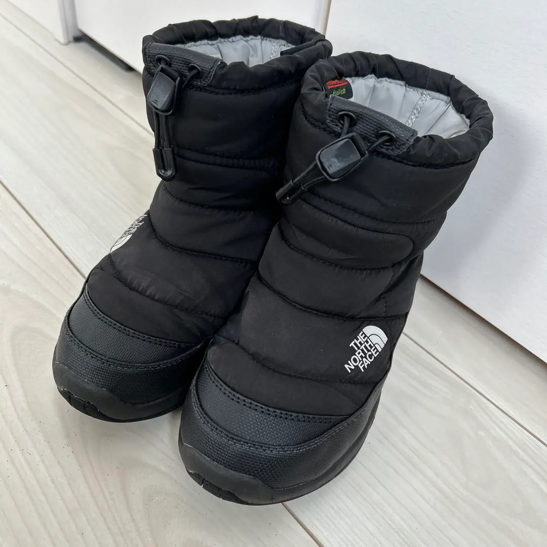 THE NORTH FACE 防水靴 黑色 Nuptse 的縮圖
