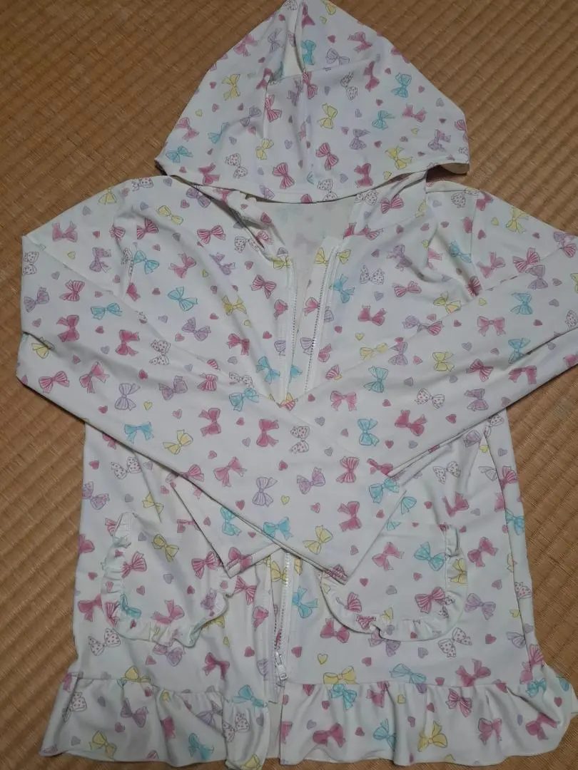 Thumbnail of Ribbon Pattern Rash Guard 11-12