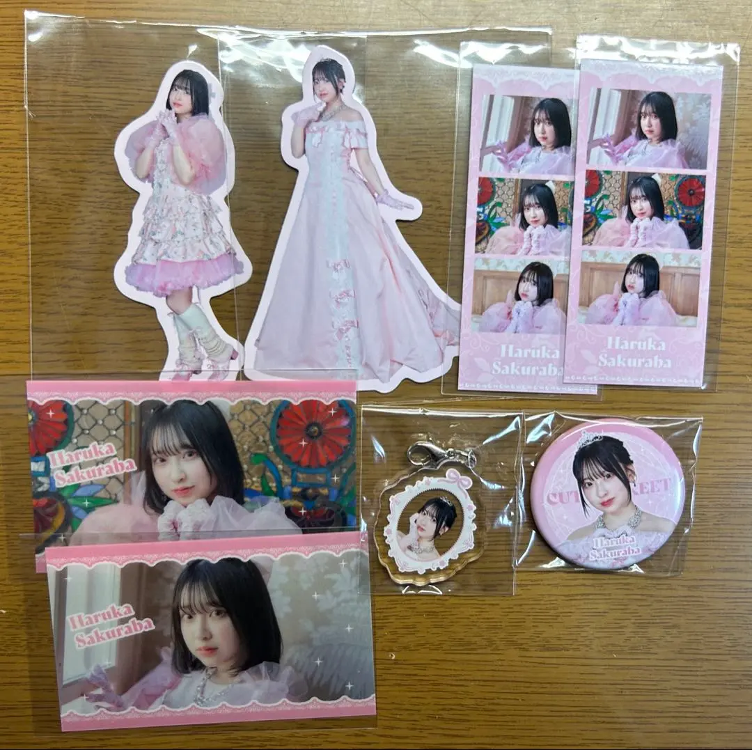 Thumbnail of Haruka Sakuraba Can Badges, Acrylic Charms, and More Set