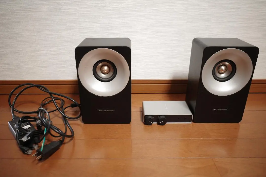 カタログ付き　NuForce Icon-2 AVアンプ カタログ付き NuForce Icon-2 AVアンプ（ニューフォース NuForce