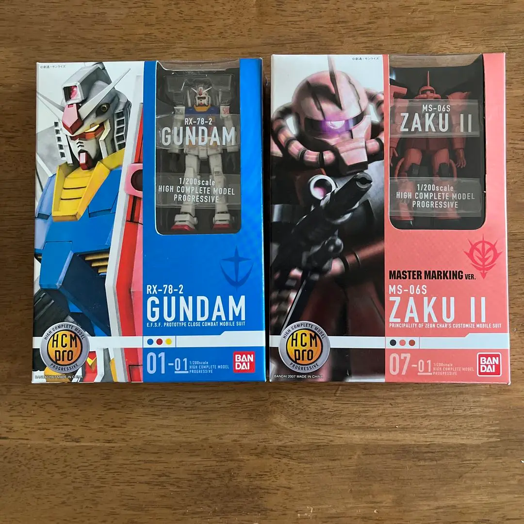 HCM Pro ガンダムVSシャア専用ザク（劇場版DVD BOX発売記念セット） HCM Pro 01-01＆07-01 ガンダムvsシャア専用ザク(劇場版DVD BOX
