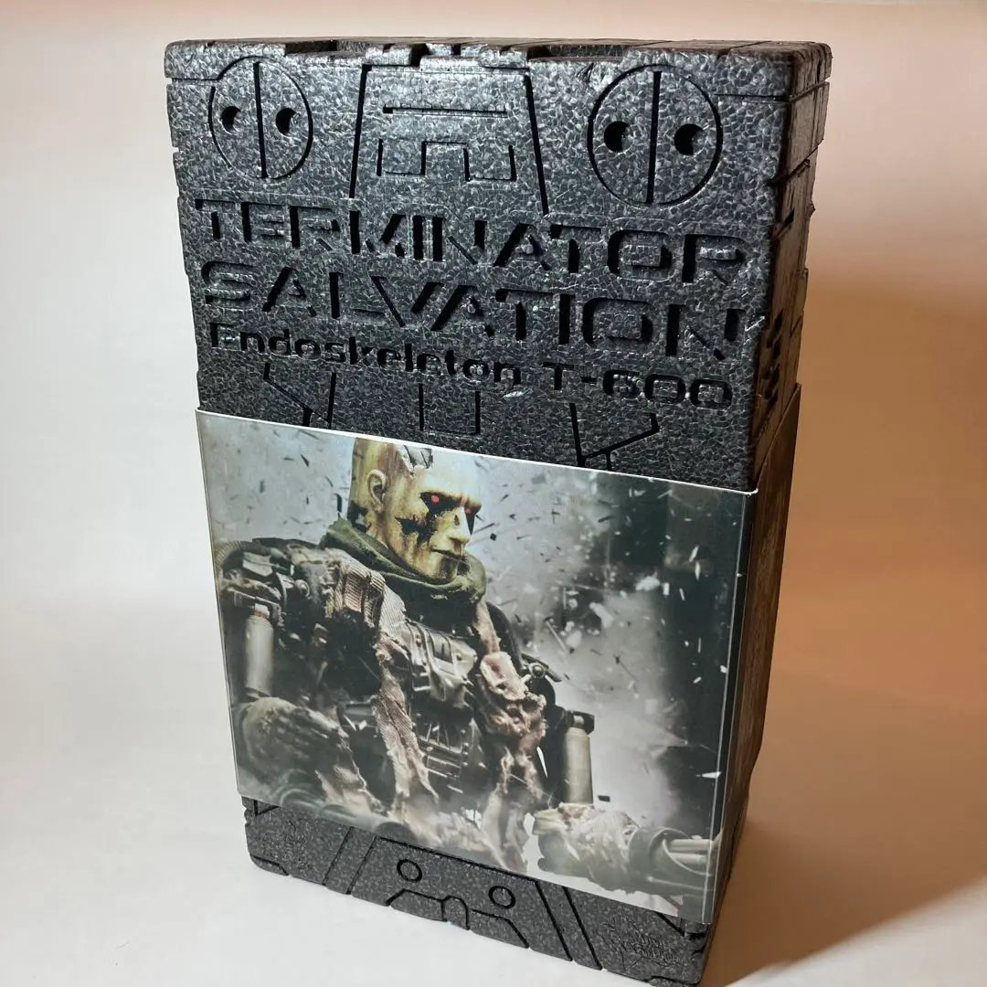 HOT TOYS ターミネーター4 ジョンコナー ファイナルバトルバージョン Amazon.co.jp: ムービー・マスターピース ターミネーター4 1/6