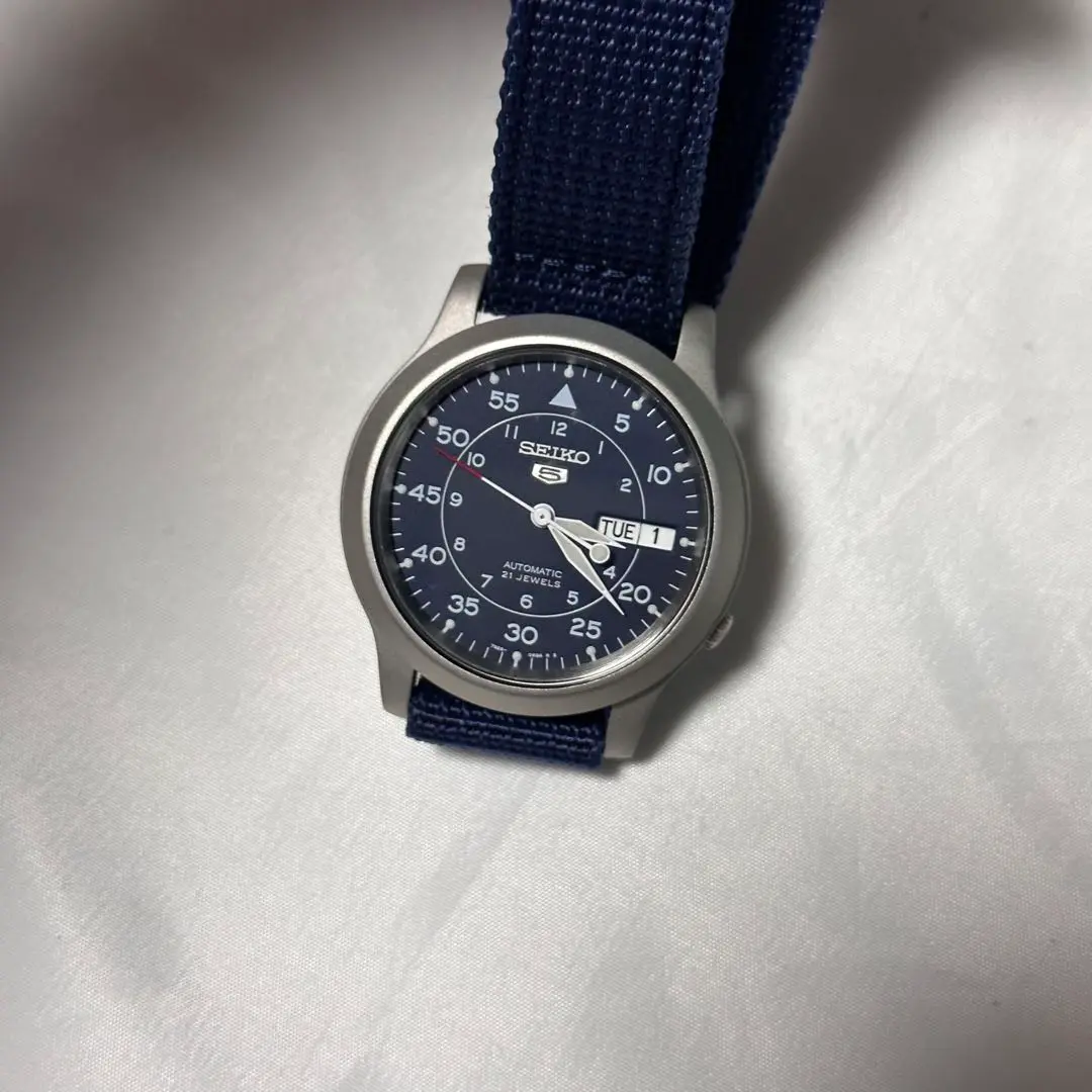 新品 未使用 セイコー SEIKO5時計 SNK807K2 ミリタリー　ナイロン セイコー 5 ミリタリー自動ナイロンメンズは snk807 腕時計を見