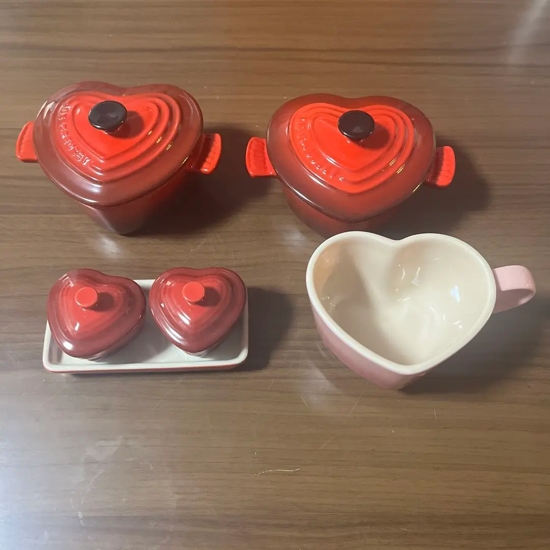 【専用】ルクルーゼ ココット ダムール ハート プラスチック ピン ４色セット ルクルーゼ ココット ダムール ハート プラスチック ピン