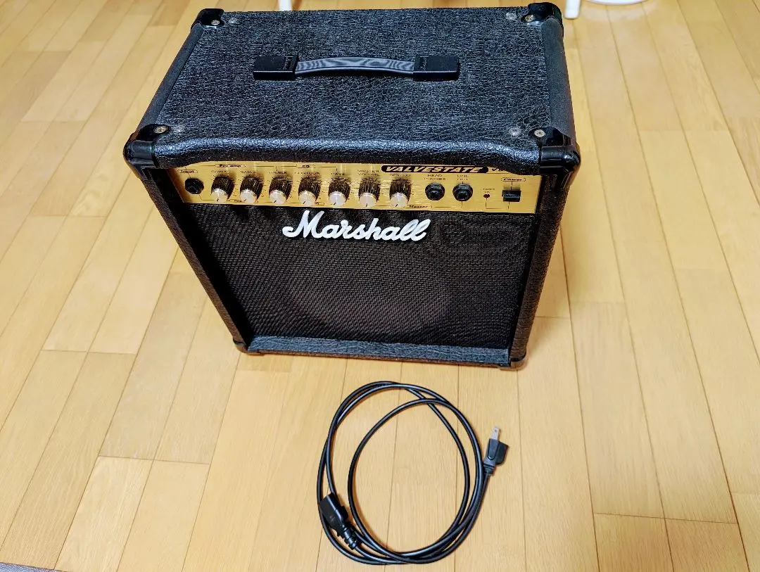 Marshall VALVESTATE VS15R アンプ　フットスイッチ付 Marshall VS15R, Valvestate, Guitar Amplifier with Spring