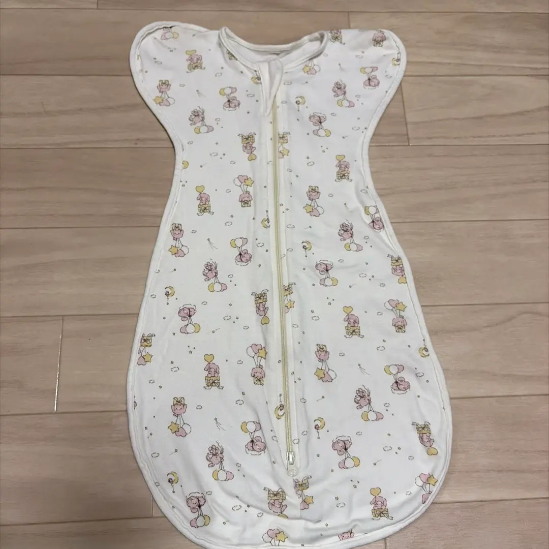 Thumbnail of Character-patterned swaddling blanket (White)