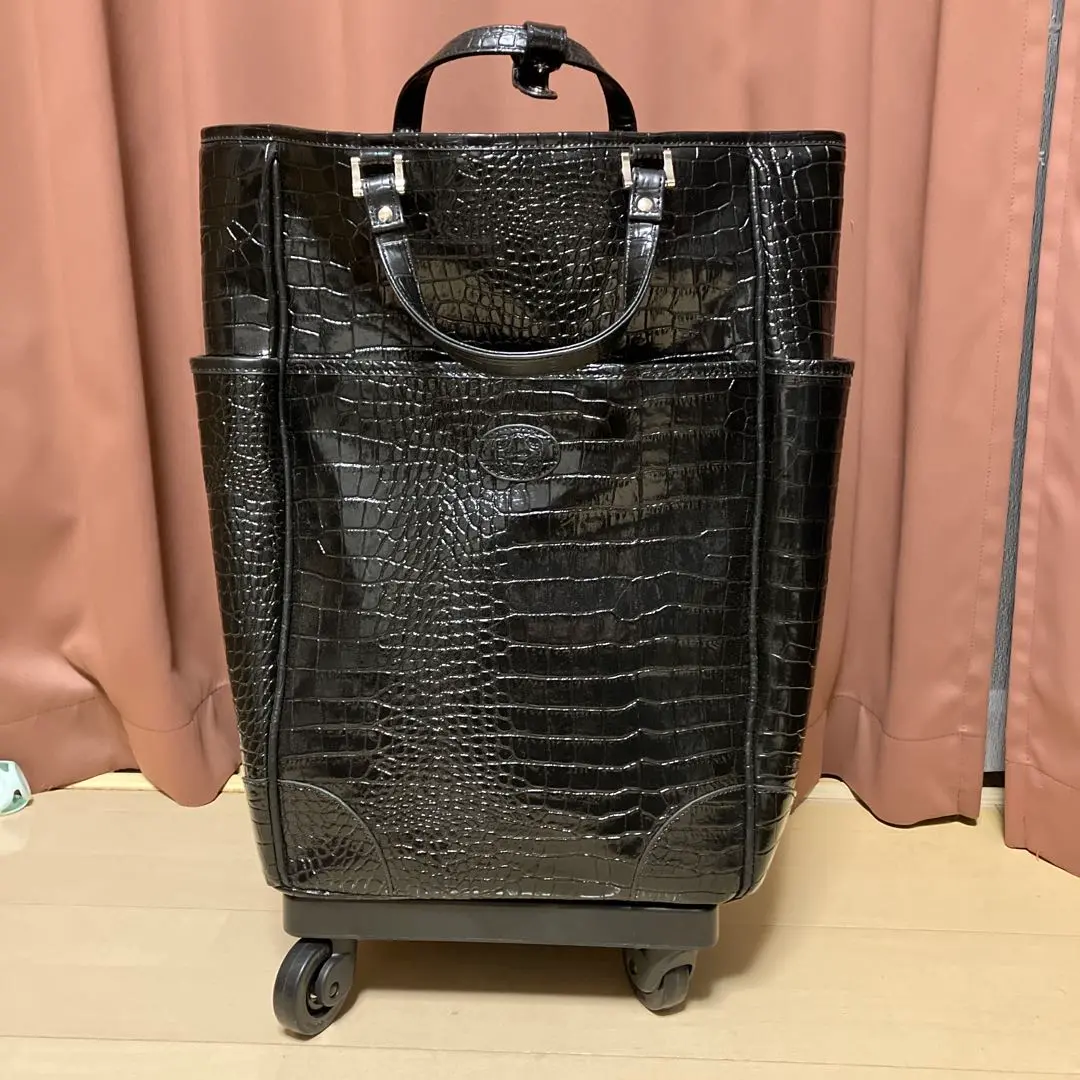 2021購入　極美品　スワニー キャリーバッグ クロコ型押し ブラック SWANY スワニー キャリーバッグ クロコ型押し 4輪 ブラック