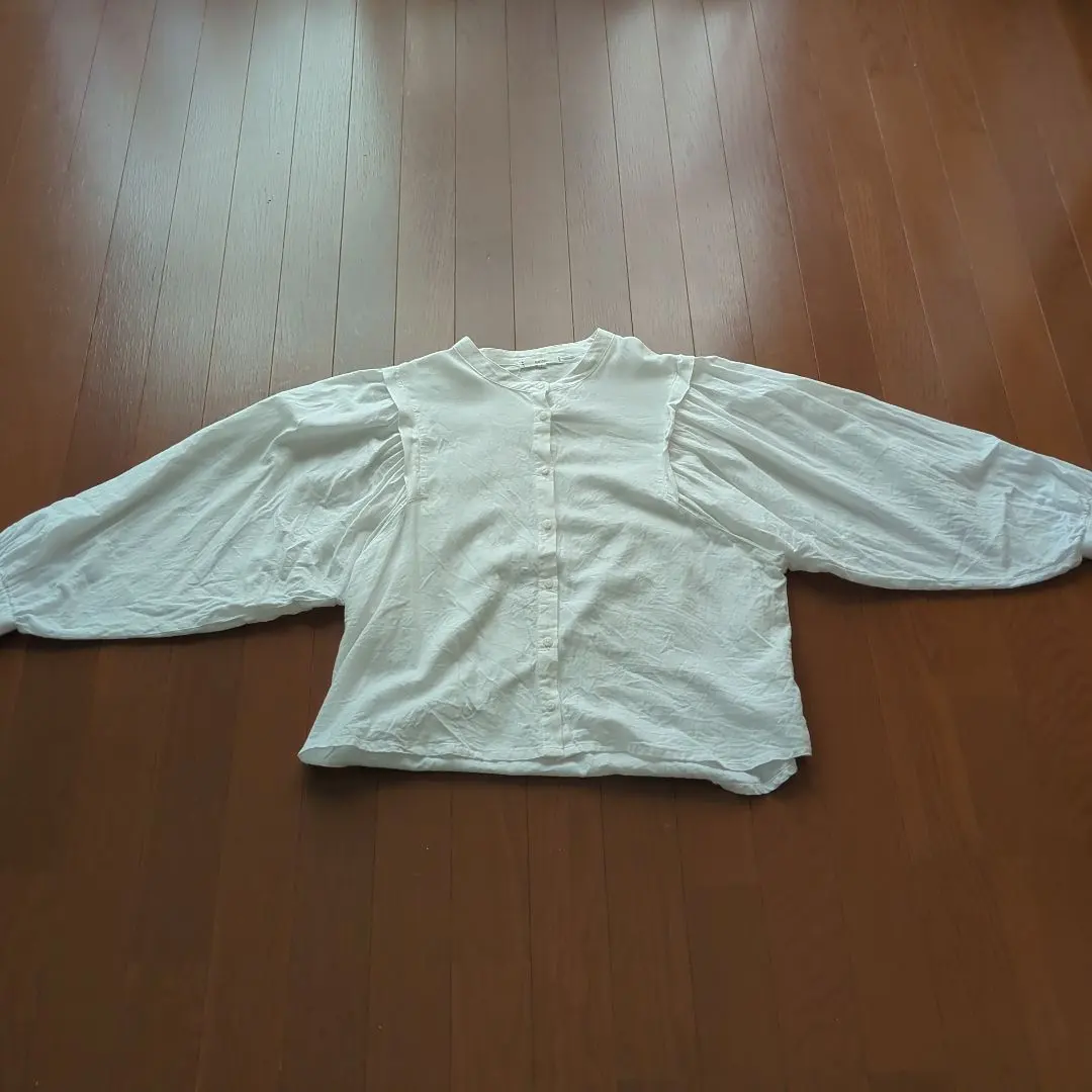 Thumbnail of White Cotton Balloon Sleeve Shirt