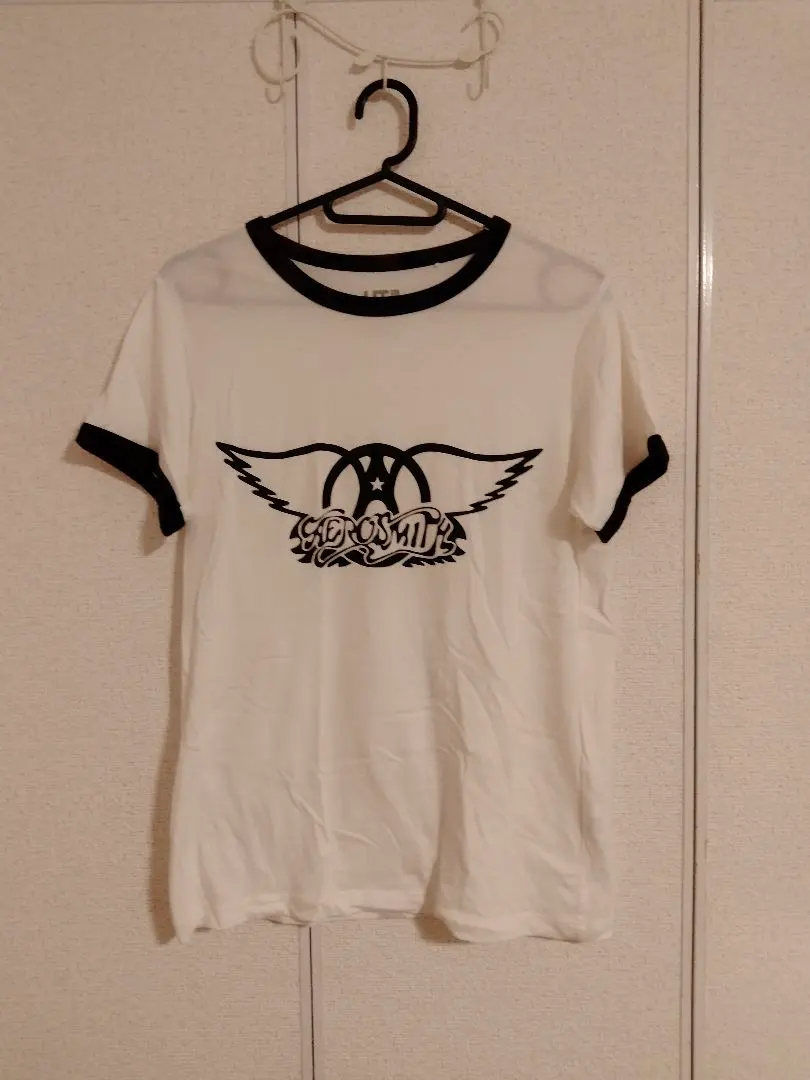 Thumbnail of UNIQLO AEROSMITH T-shirt, Size M