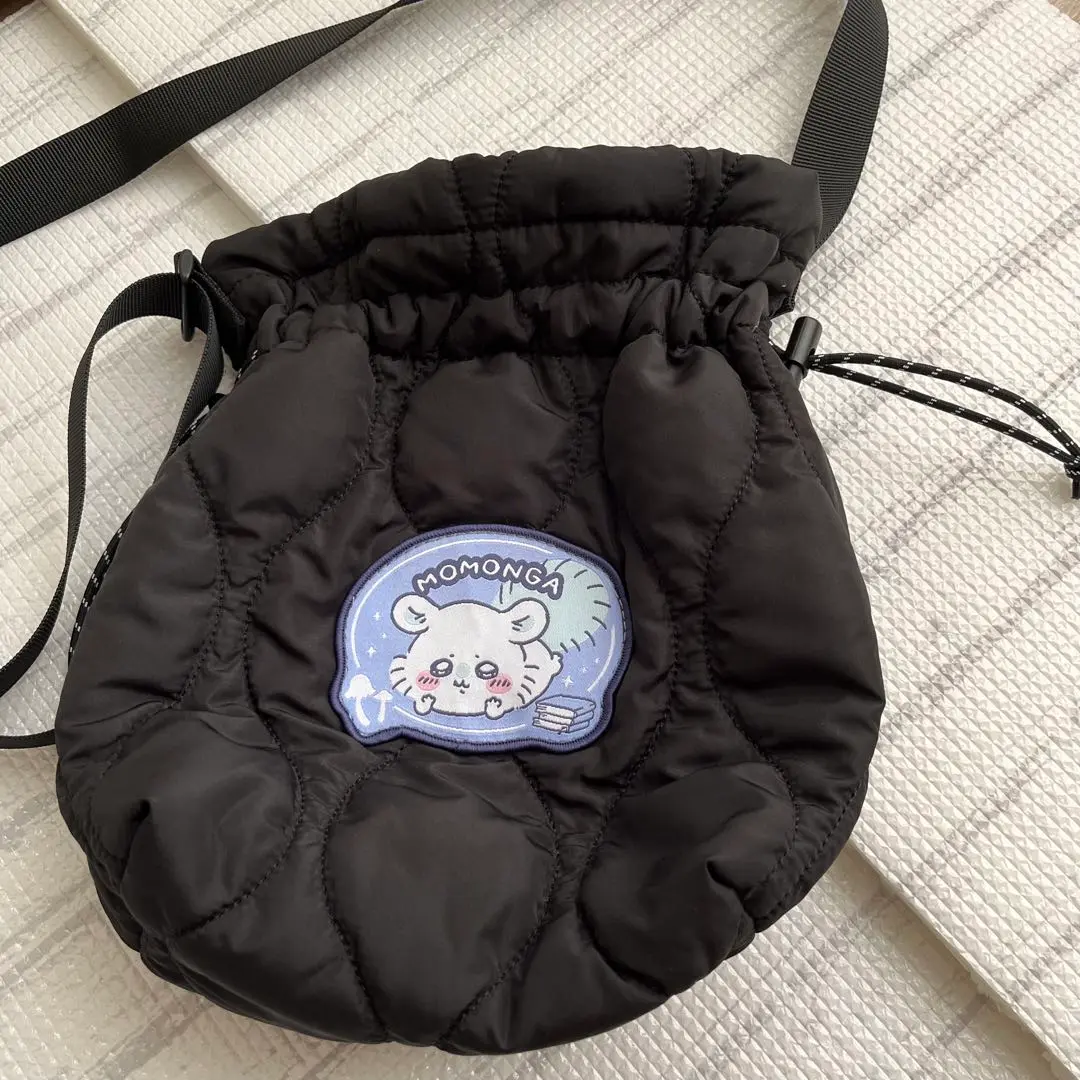 美品 ちいかわ モモンガ 束口袋肩背包 島村 黑 的縮圖