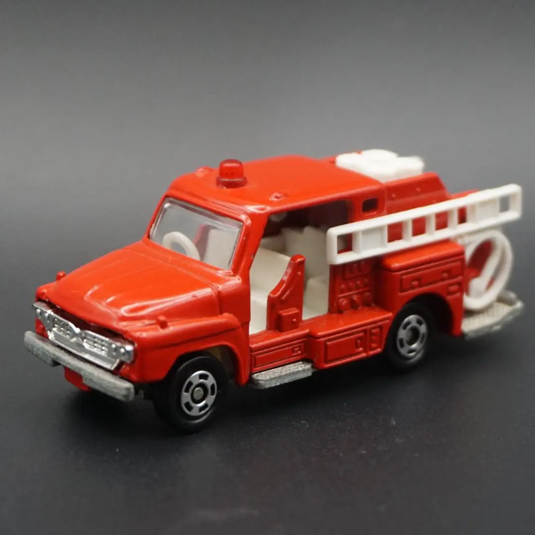 トミカ いすゞ ファイアーエンジン 消防車 2台セット No.68 1/81 トミカ いすゞ ファイアーエンジン 消防車 2台セット No.68 1/81