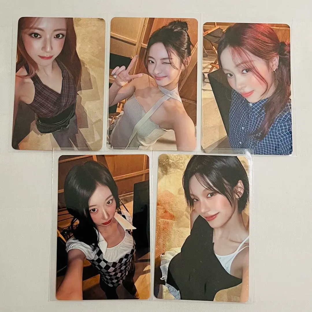 Thumbnail of ITZY ON AIR Pop-up Store (South Korea) Purchase Benefit Trading Card Complete Set