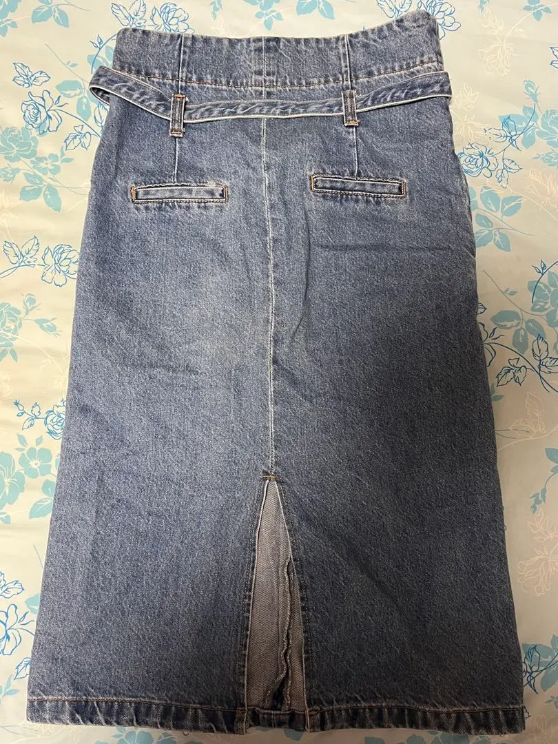 Thumbnail of Denim tight skirt with belt