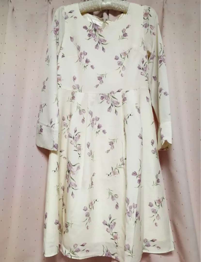 蜜雪兒 花紋連衣裙 的縮圖