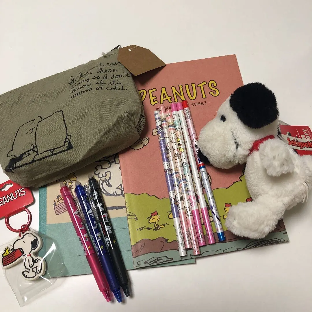 Thumbnail of SNOOPY Snoopy Plush Toy & Stationery Set