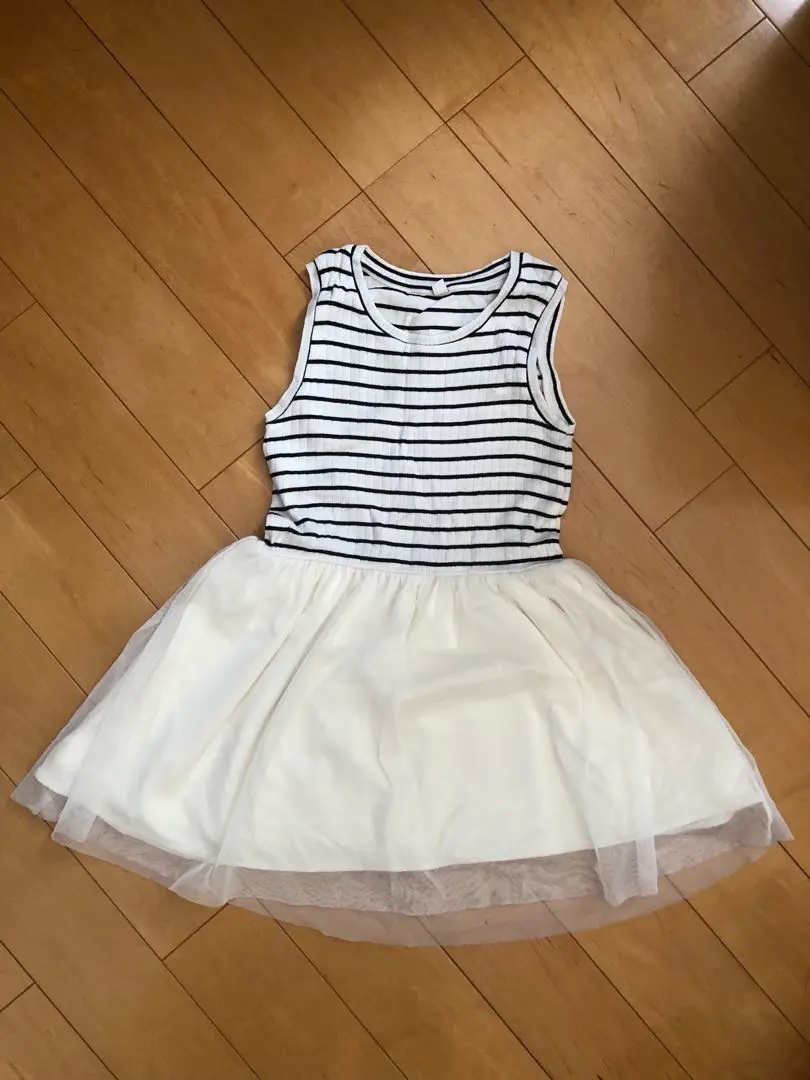 连衣裙 120 尺码 少量使用 儿童款 优衣库 的縮圖