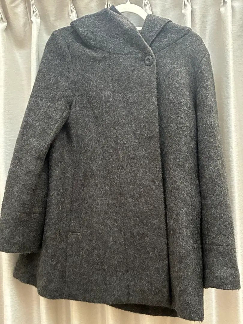 深灰色 大衣 的縮圖