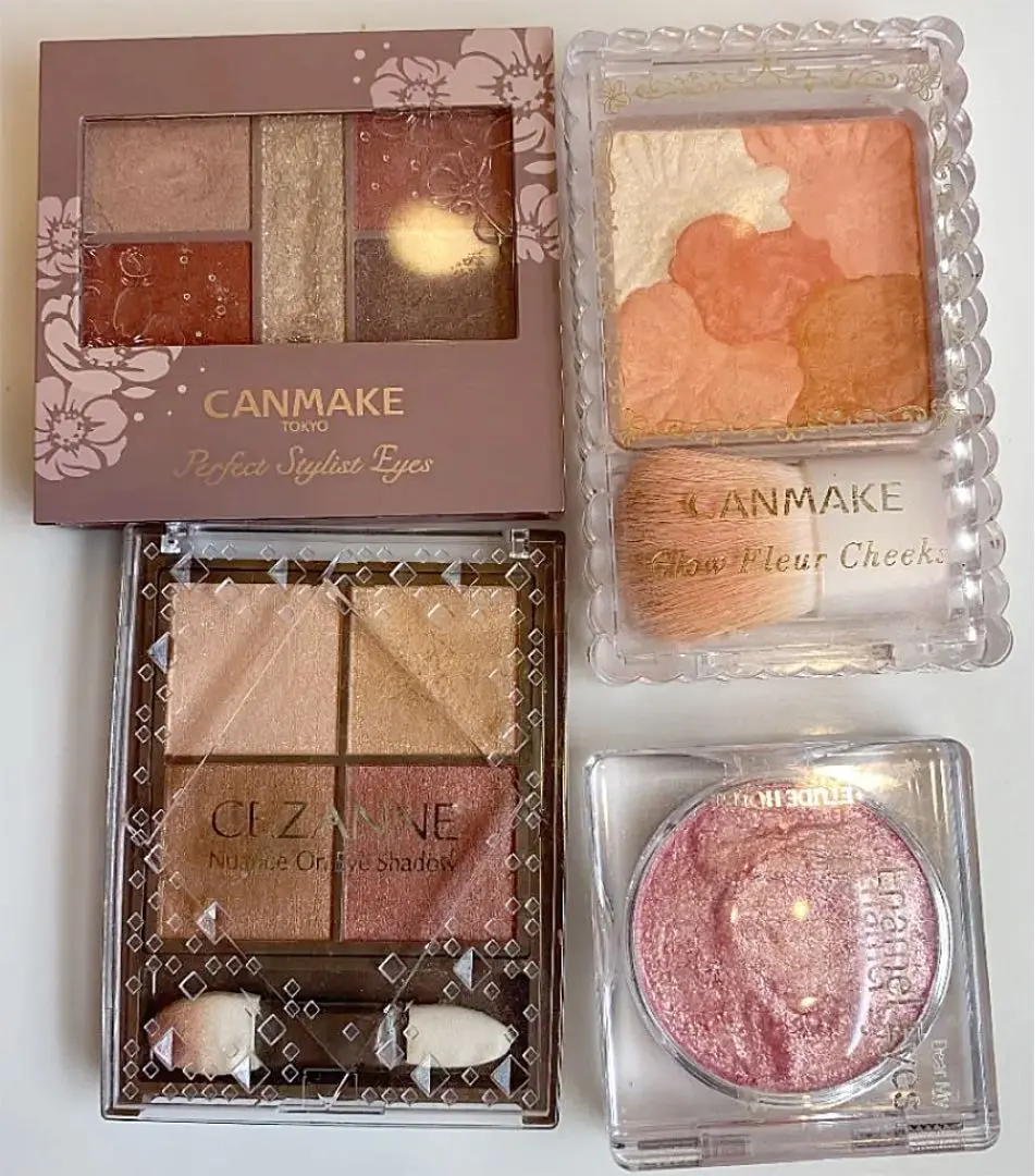 Thumbnail of Cosmetics - Bulk Sale / Lot