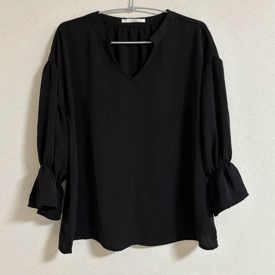 襯衫 女襯衫 套頭衫 黑色 袖口鬆緊帶 M碼 的縮圖