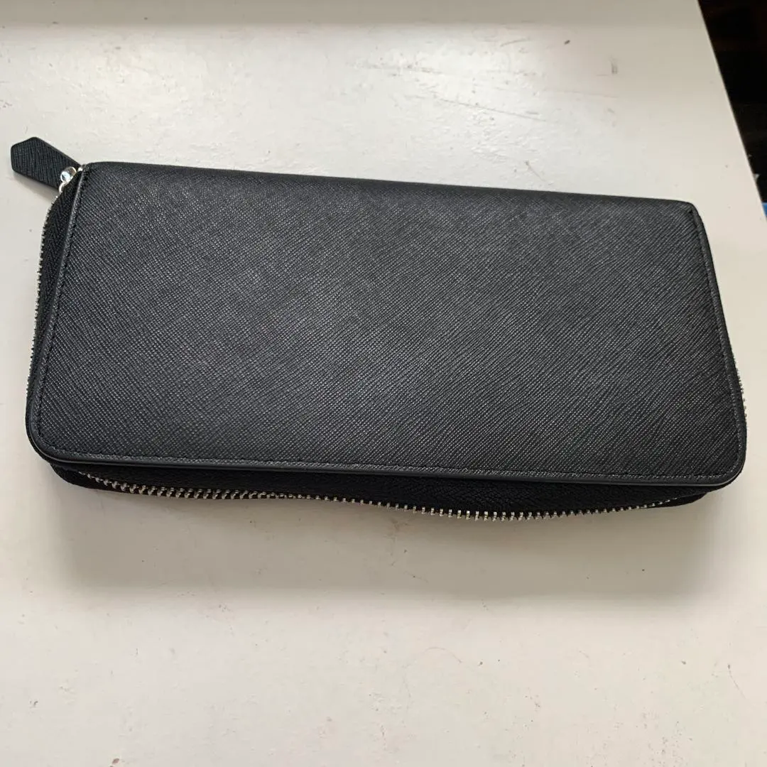 Thumbnail of Black long wallet with multiple card slots