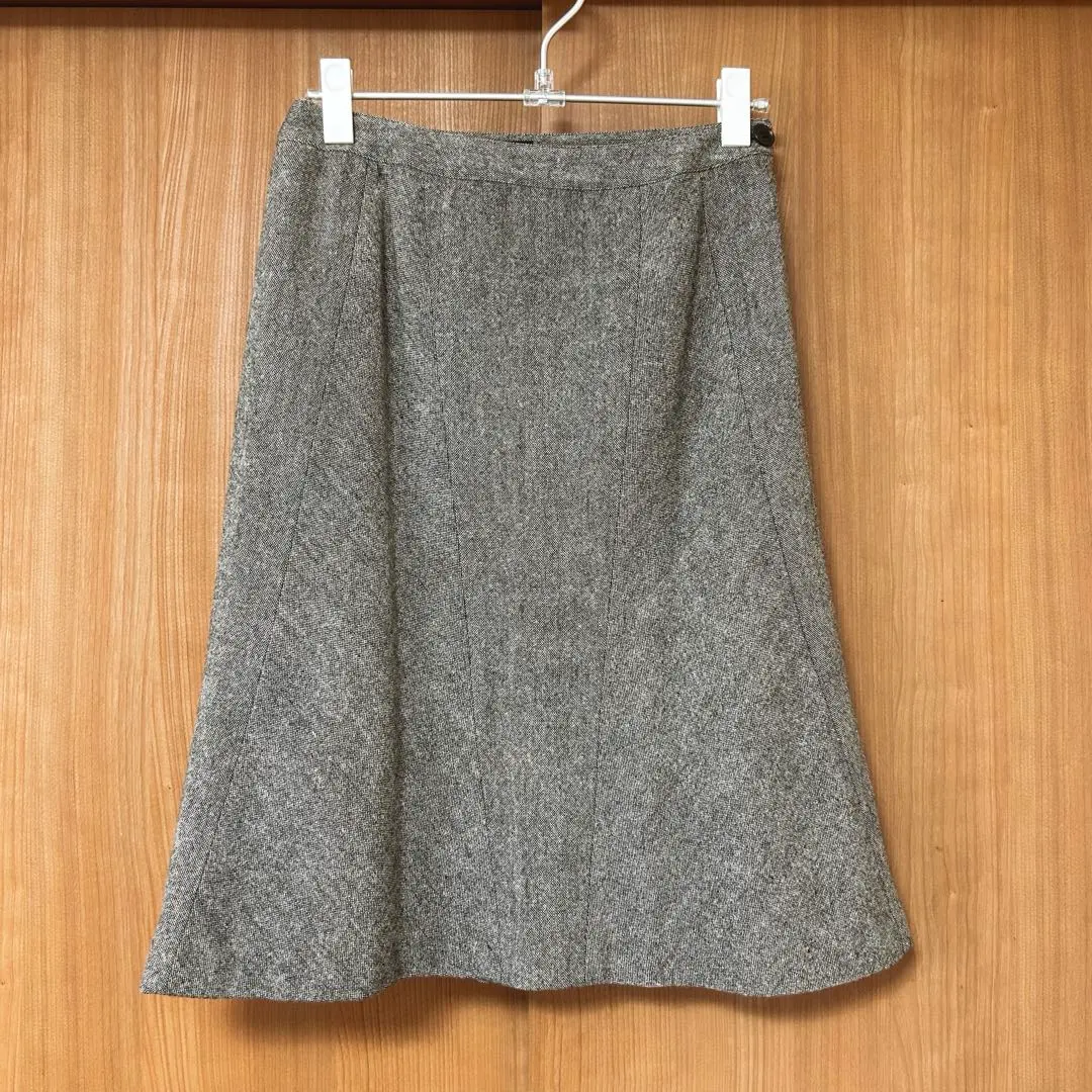 Thumbnail of Kumikyoku ◎ Knee-length skirt