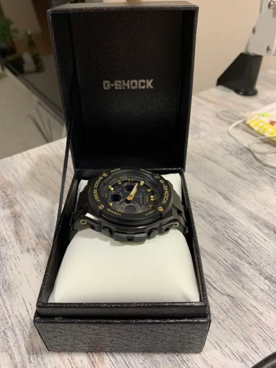 【極美品】G-SHOCK GST-W300BD電波ソーラー　タフソーラー Amazon.co.jp: カシオ CASIO Gショック G-SHOCK 電波 ソーラー