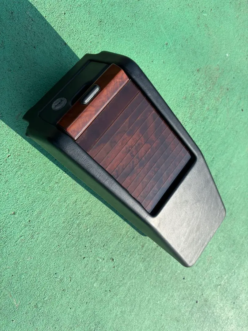 W124 ウォールナット センターコンソール W124 Center Console Wood Trim Zebrano / Walnut A1246833037