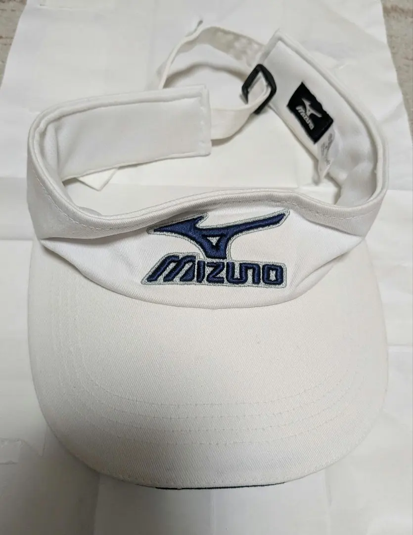 Thumbnail of Mizuno sun visor