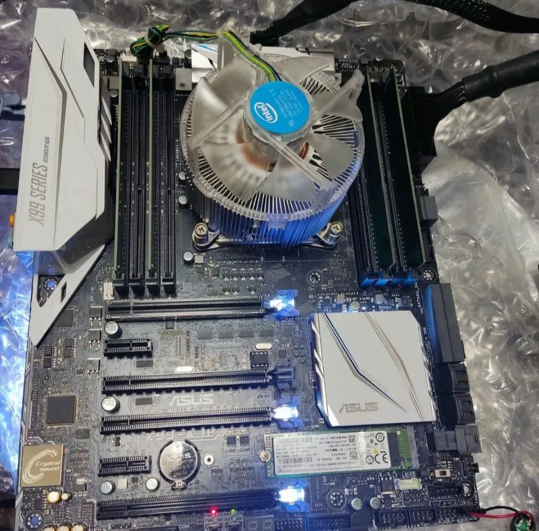 新品未使用　未開封　Intel i7-6850K LGA2011 新品未使用 箱未開封 Intel i7-6850K LGA2011