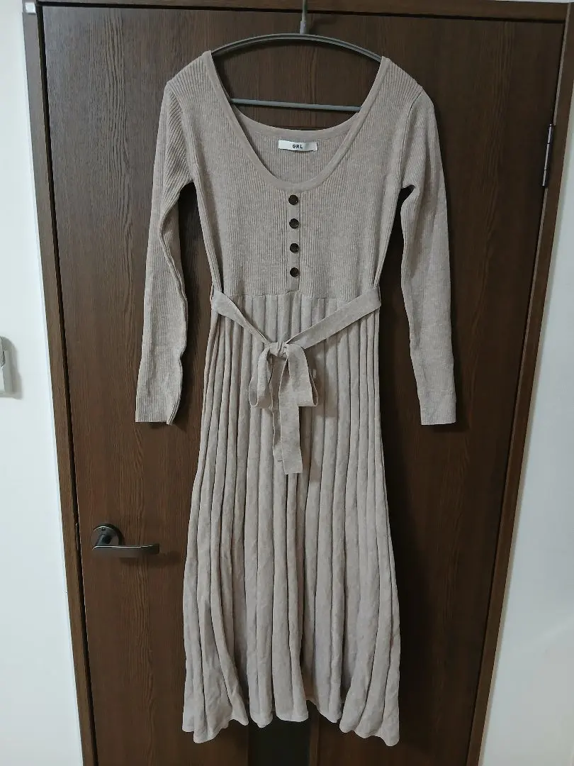 GRL 米色 針織連衣裙 M 的縮圖
