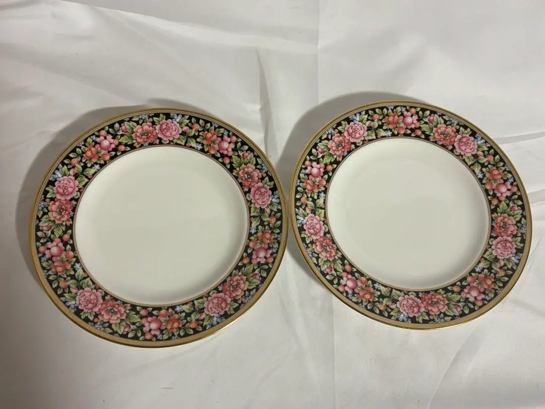 Thumbnail of Wedgwood CLIO Plates 20cm, Set of 2