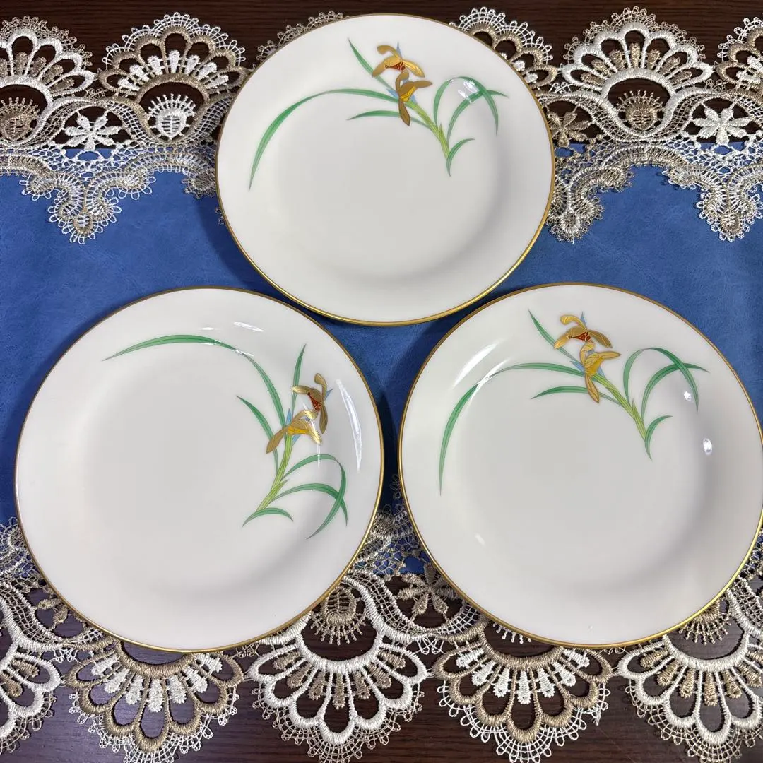 Thumbnail of Koransha Lady Series Medium Plates, Set of 3