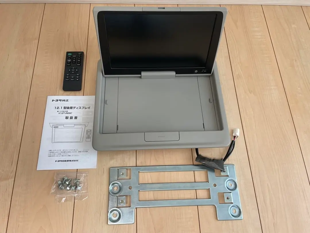 さっちゃんフリップダウンモニターv12t-r68c ジャンク　部品取り ①V12T-R68Cトヨタ純正フリップダウンモニターをNSZN-Z68Tへ取付