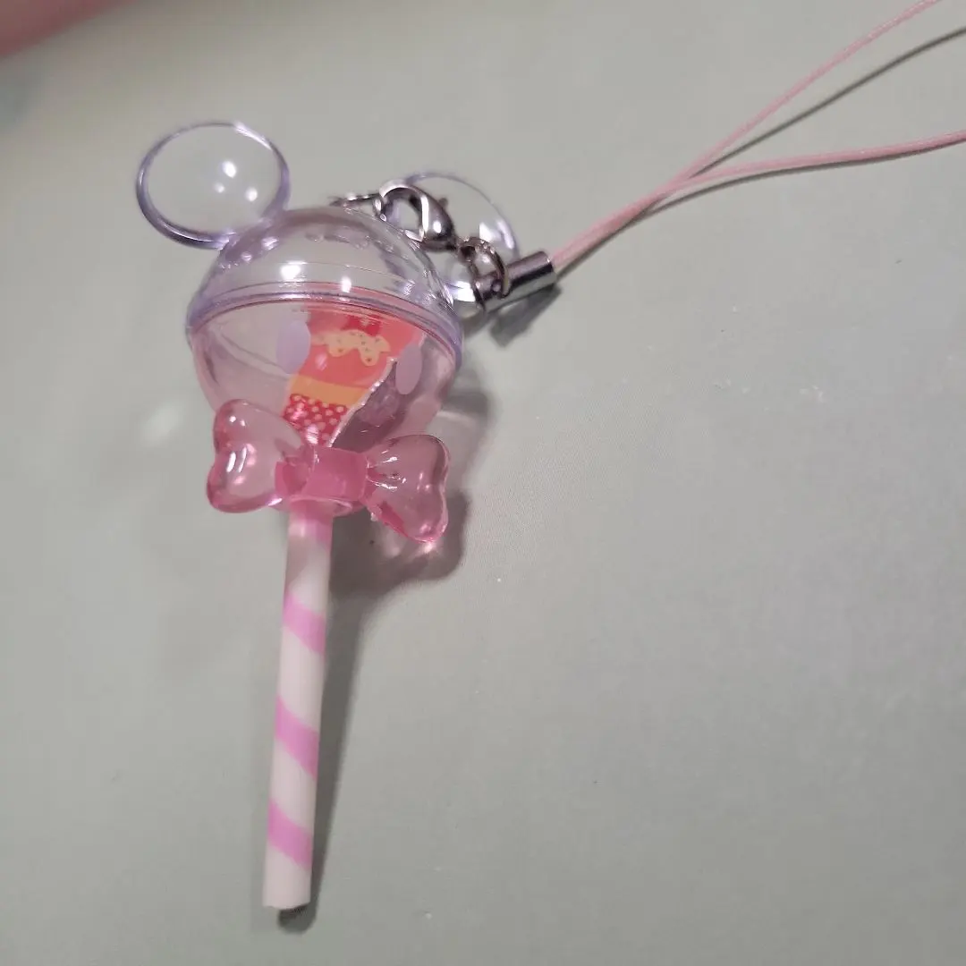 Thumbnail of Mickey Mouse-shaped transparent strap candy design