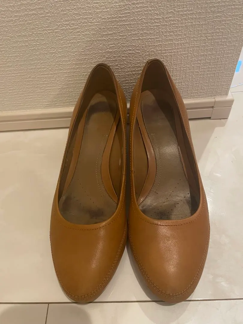 Thumbnail of Clarks pumps, 24.0cm