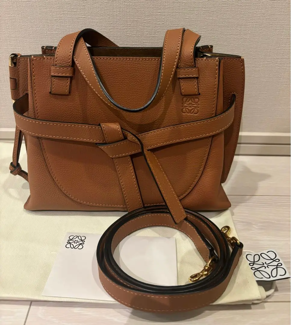 2025年最新】loewe ロエベ ゲート トップハンドル ミニ バッグの