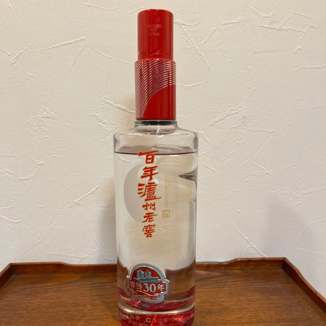 【最高級中国四川名酒瀘州老窖】2015年特別製作　新品未開封　中国を代表四川名酒 Amazon.co.jp: 瀘州老窖 ろしゅうろうこう 特曲 濃香型白酒 52度