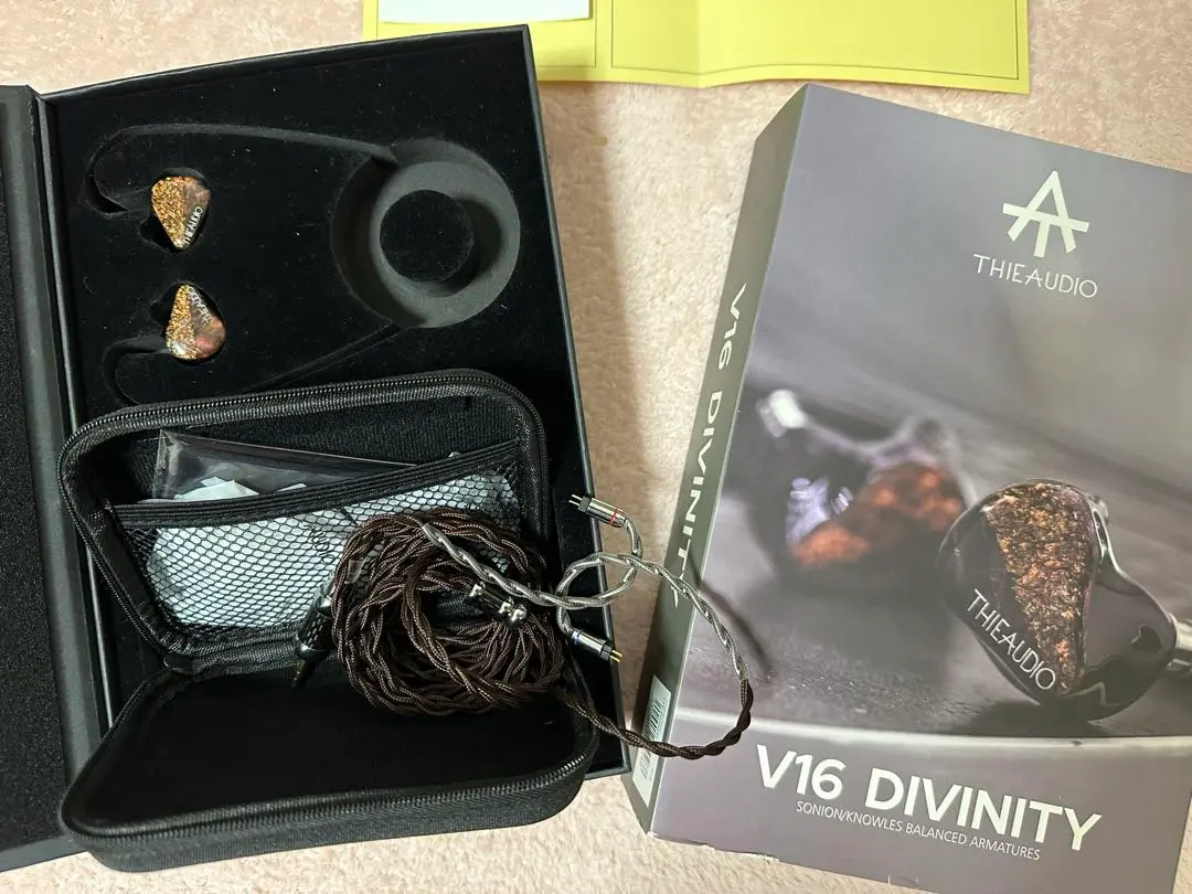 THIEAUDIO V16 DIVINITY （美品　保証期間内） THIEAUDIO V16 Divinity