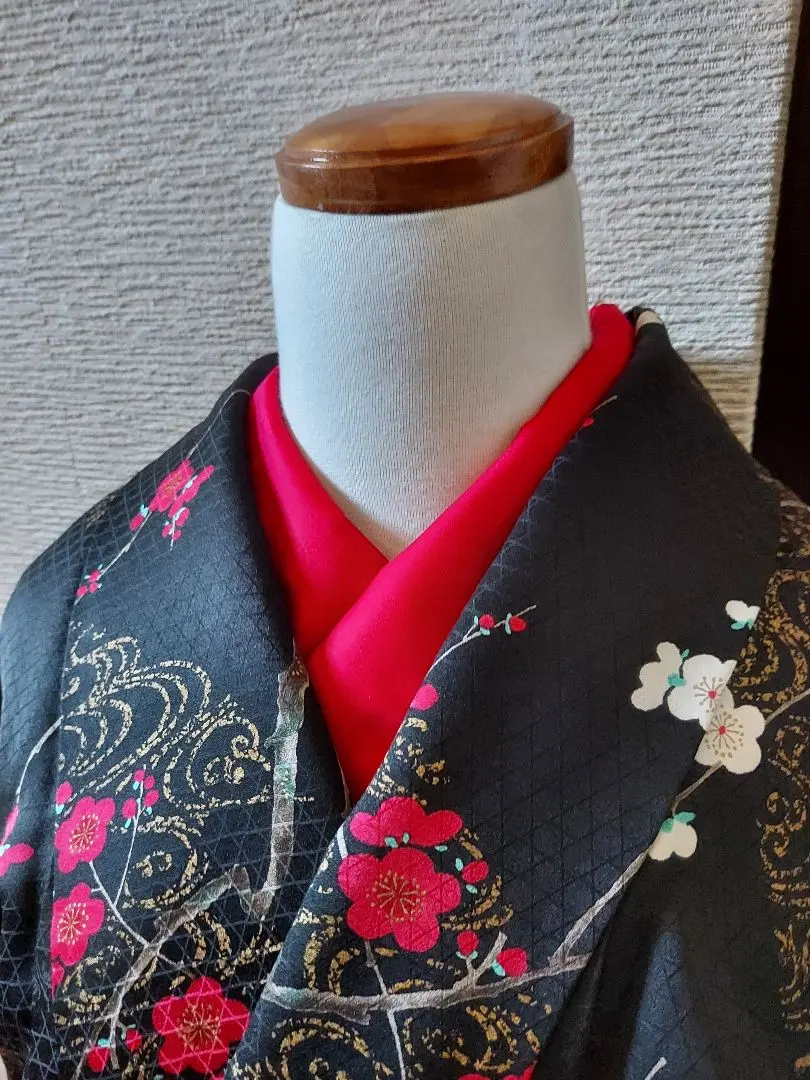 Thumbnail of Maroon han-eri (collar)