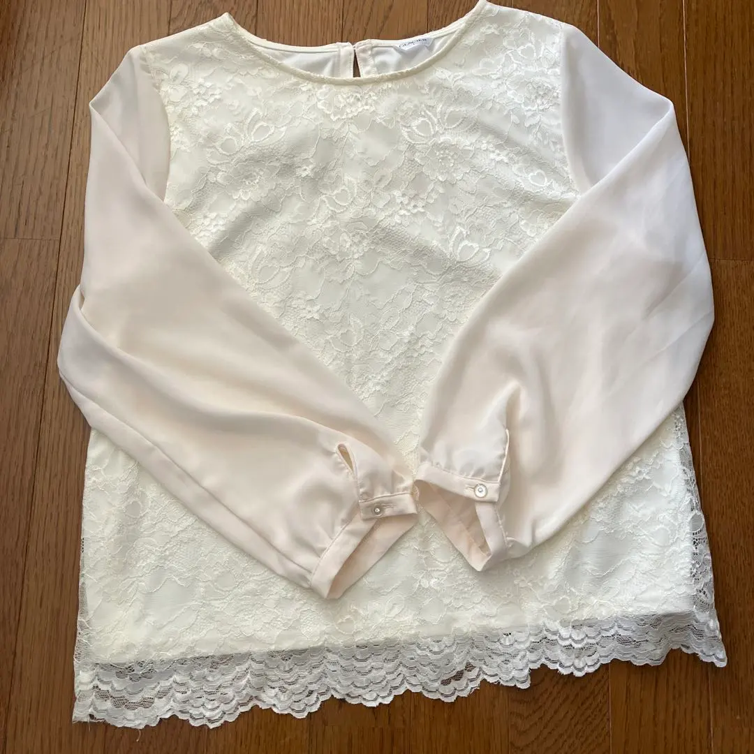 Thumbnail of White lace long-sleeved blouse, size L