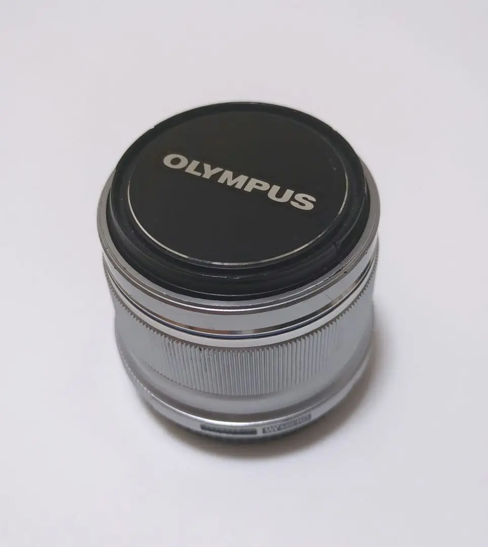 M.ZUIKO DIGITAL 25mm f1.8 単焦点レンズ シルバー 楽天市場】m．zuiko digital 25mm f1．8 [シルバー]の通販