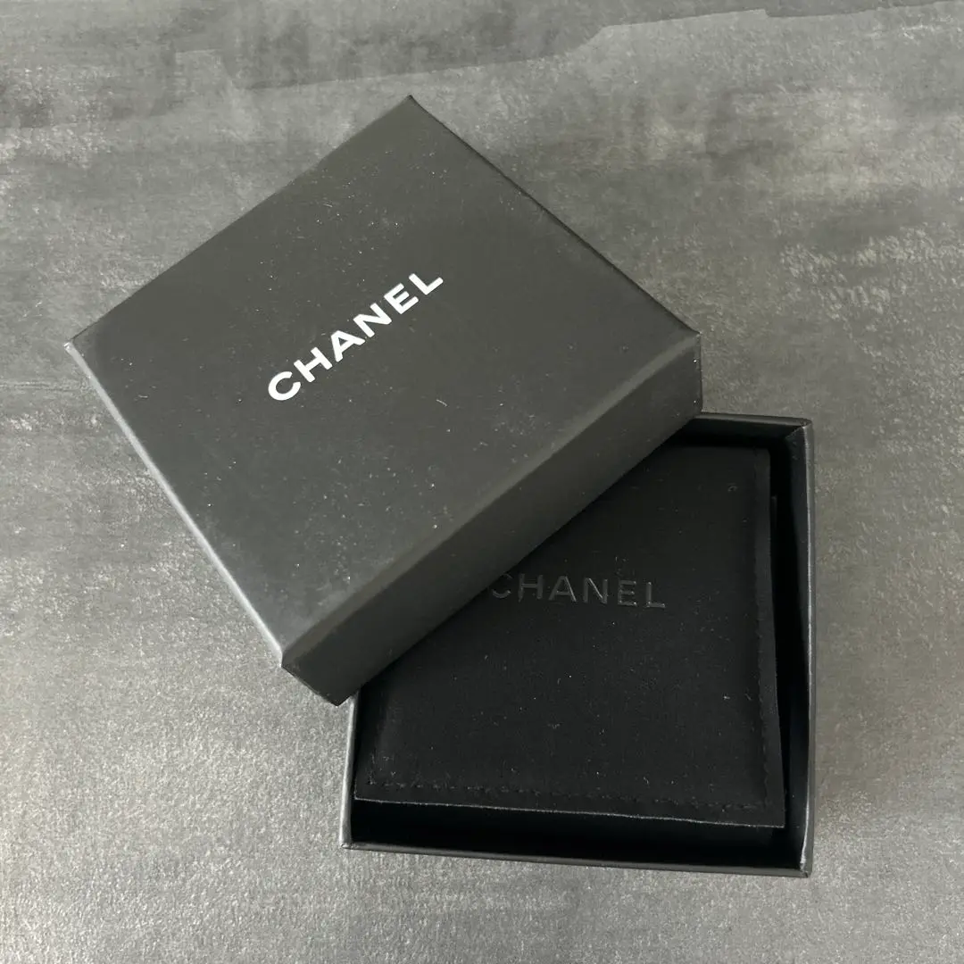 ♥1 CHANEL シャネル ブローチ 空箱 ケース 2025年最新】シャネル ブローチ 空箱の人気アイテム - メルカリ