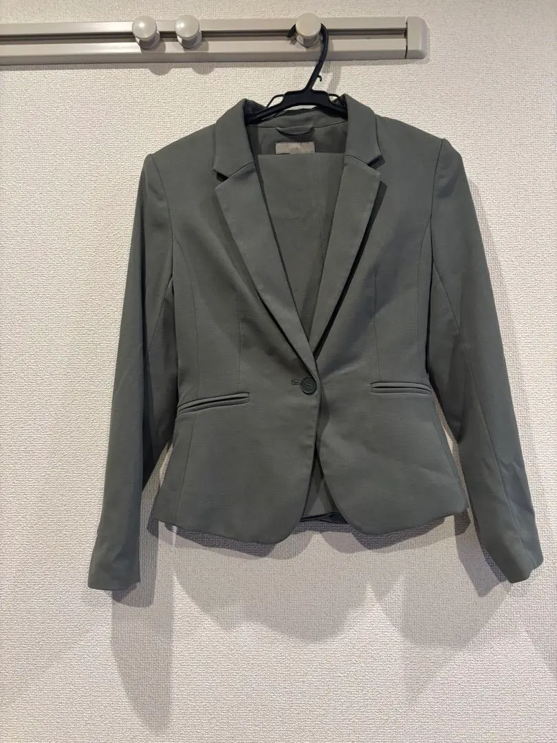 Thumbnail of Green tailored jacket with pants