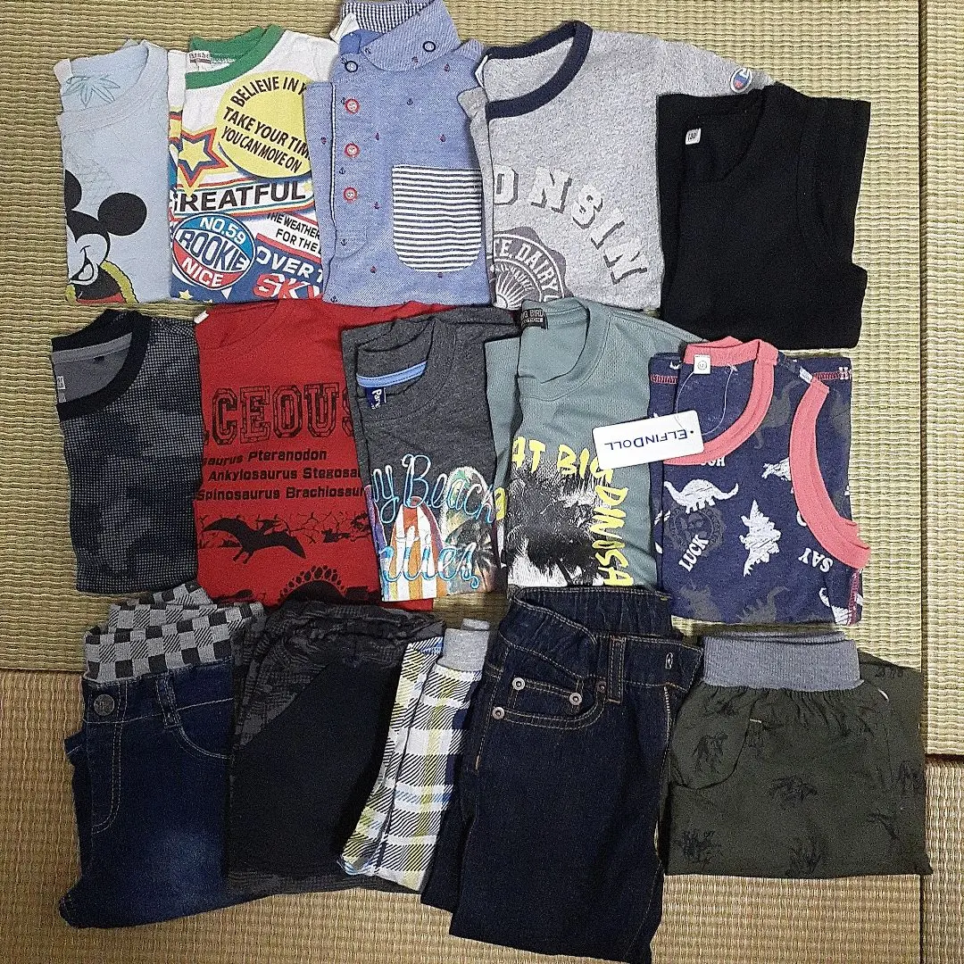 Thumbnail of Kids' clothing bundle 120 (size)