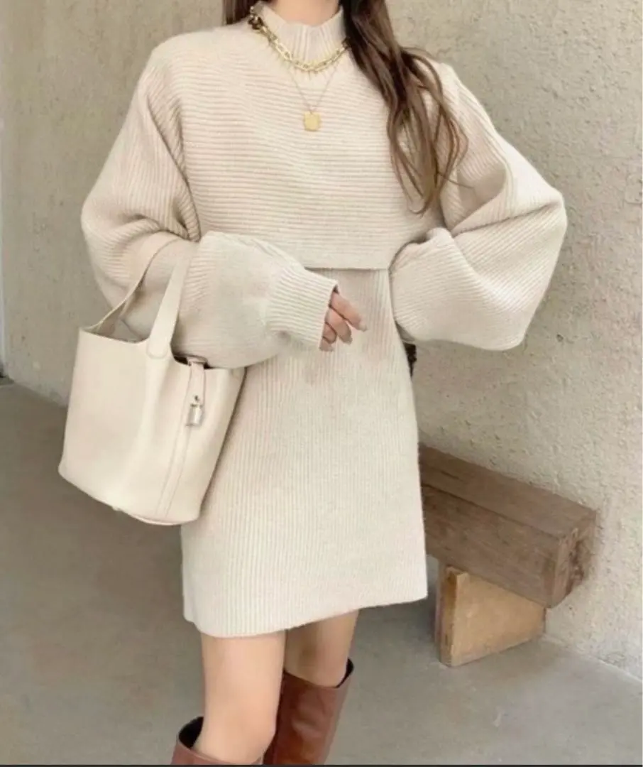 ZARA 新品 完売品 ベルトディテール ミニワンピース Ssize ZARA 新品 完売品 ベルトディテール ミニワンピース Ssize