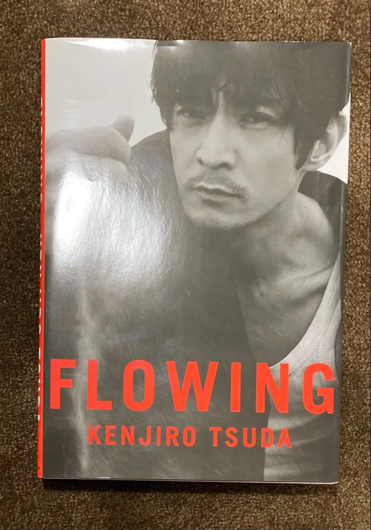 【初版】FLOWING KENJIRO TSUDA 津田健次郎1st 写真集 くろさん専用】初版 FLOWING 津田健次郎1st写真集 - メルカリ