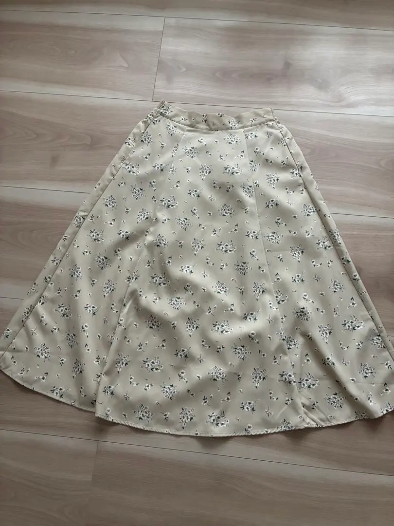 Thumbnail of Women's skirt